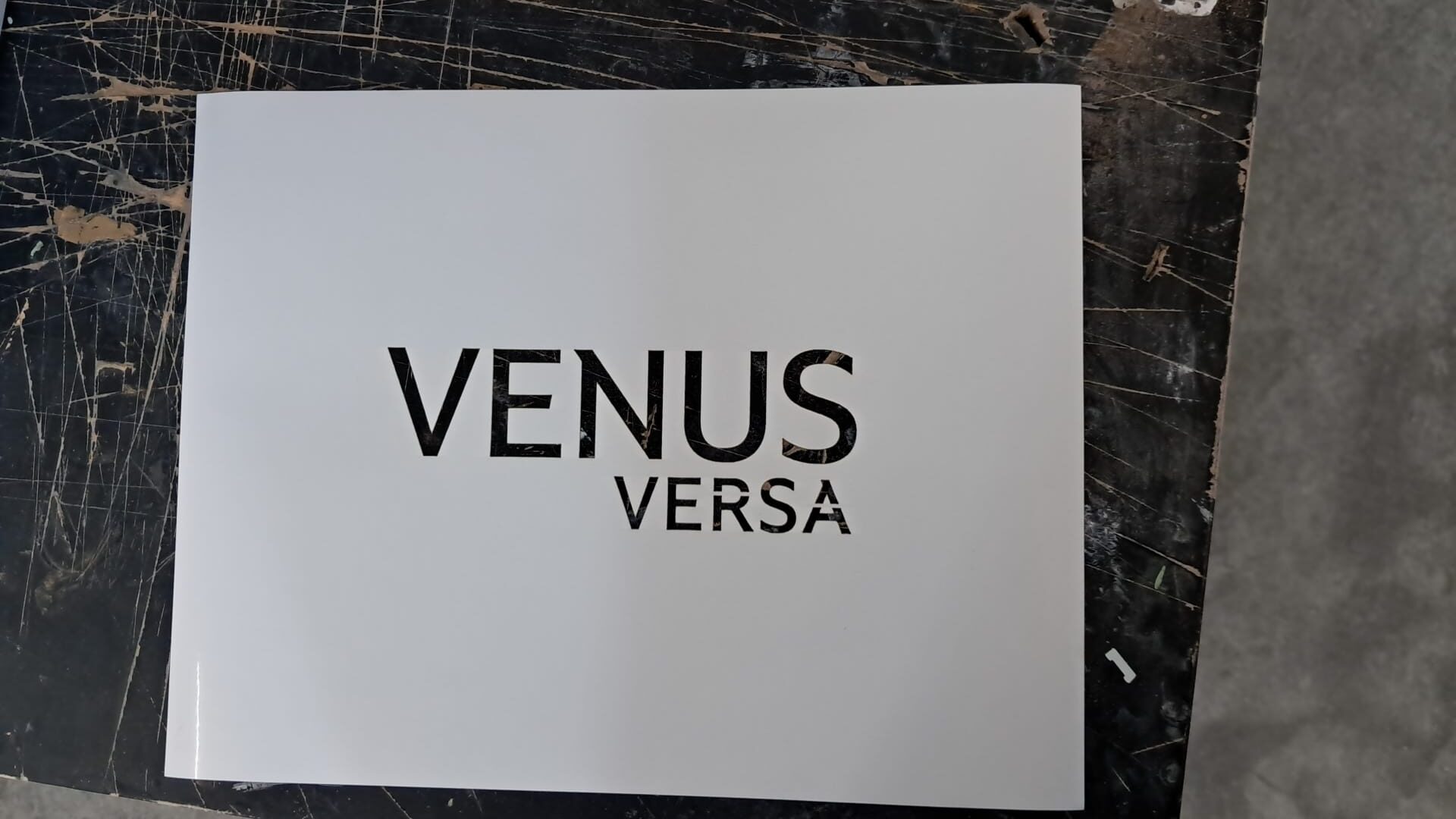 שבלונה של לוגו ונוס ורסה