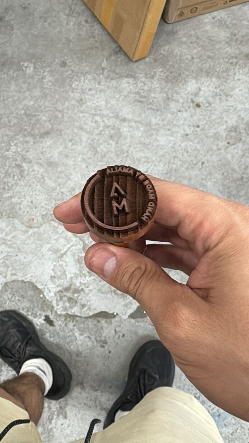 חותמת קרמיקה מעץ AM