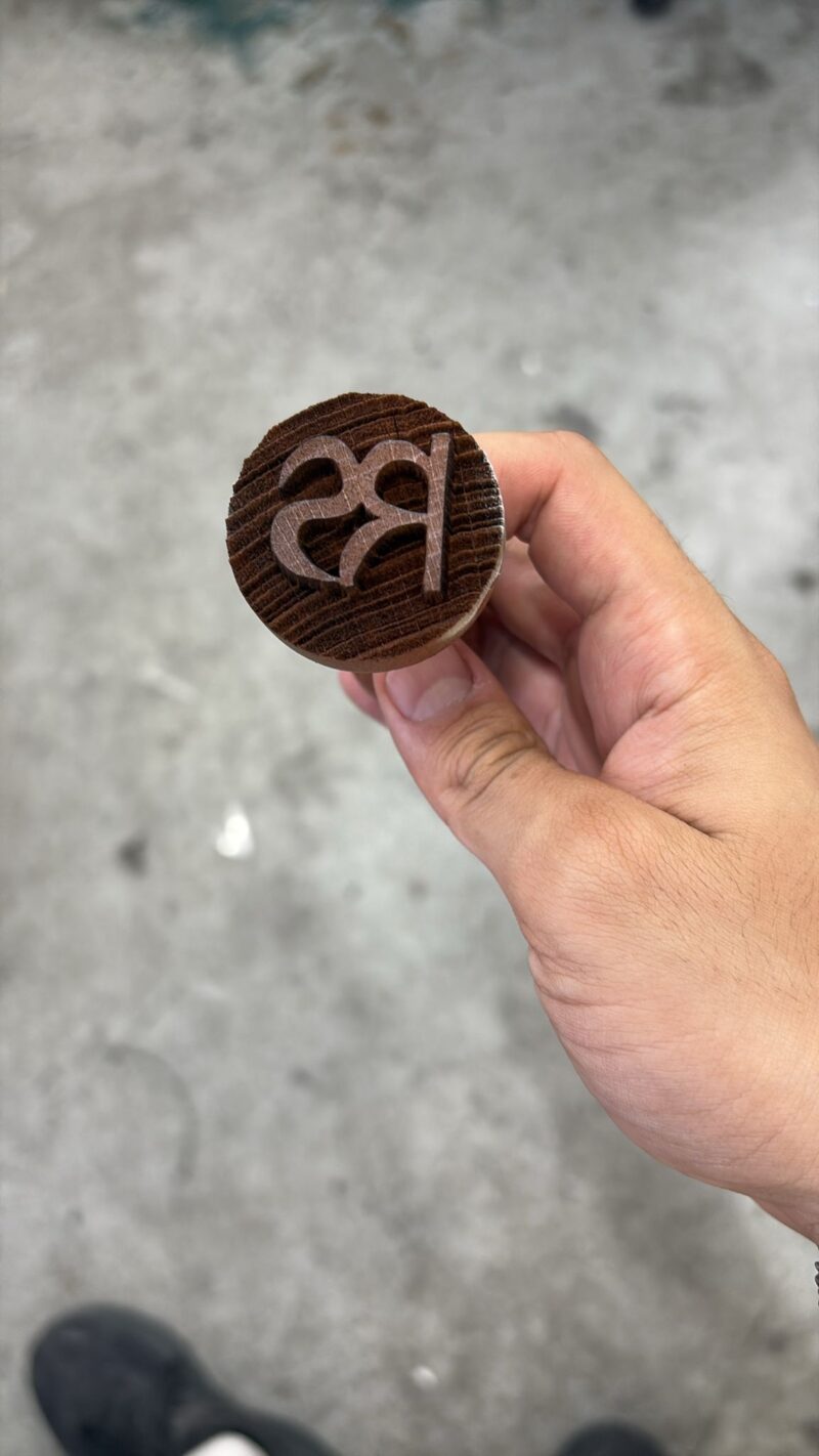 חותמת קרמיקה עם החתמה 2 אותיות